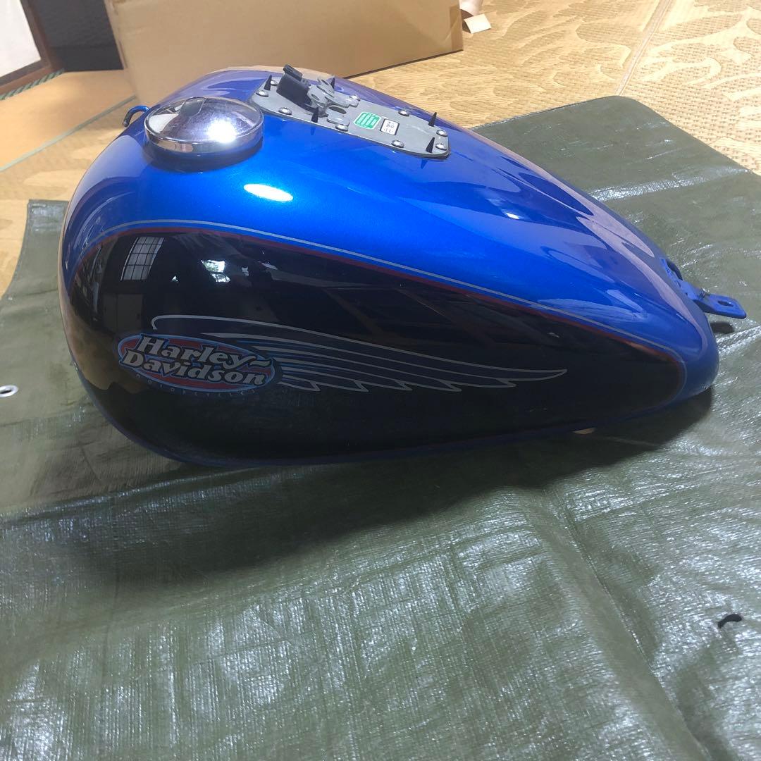 ハーレーダビッドソン　純正タンク　ソフテイル 2004年　fxsts