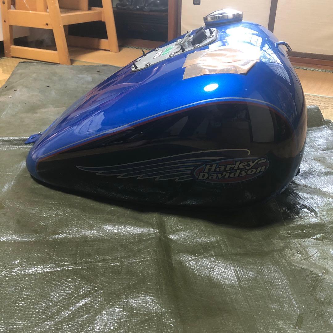 ハーレーダビッドソン　純正タンク　ソフテイル 2004年　fxsts