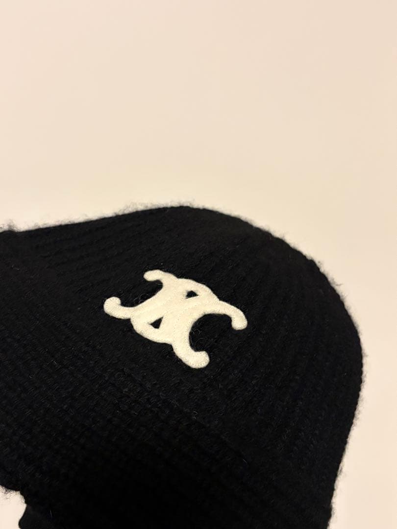 セリーヌ トリオンフ ニット帽 クロシェバケットハット ブラック