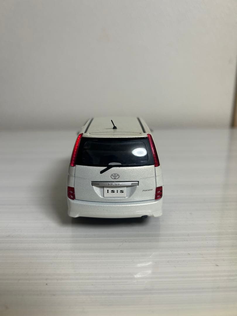 ＊*＊様 トヨタ アイシス 1/30 非売品　ミニカー　カラーサンプル