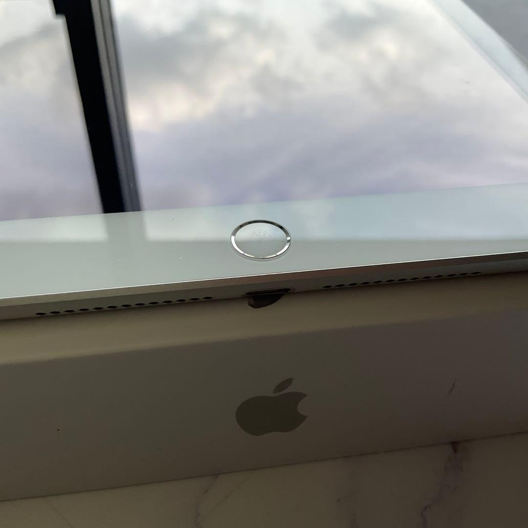 【極美品】Apple iPad 第5世代 Wi-Fi Cellular 32GB