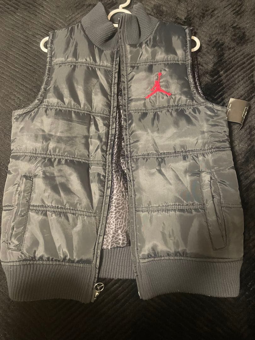 Jordan グレー ダウンベスト