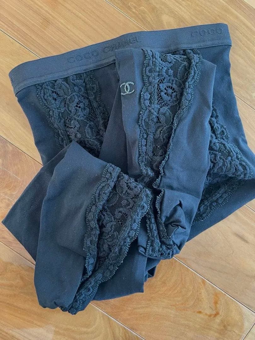 CHANELレースタイツ