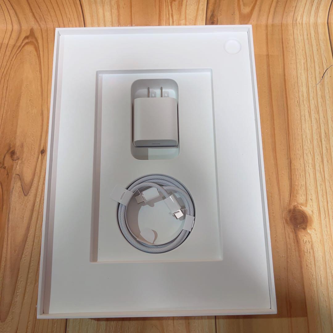 美品 Wi-Fi 本体 iPad 第10世代 64 GB 431 シルバー