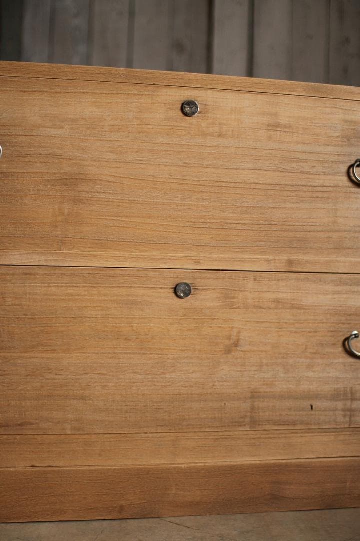 古い木製の引き出し2段　チェスト　桐箪笥　昭和レトロ　タンス　古家具　古民家