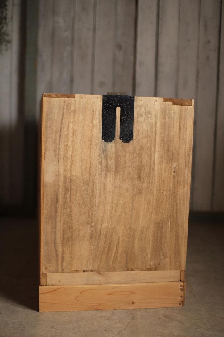 古い木製の引き出し2段　チェスト　桐箪笥　昭和レトロ　タンス　古家具　古民家