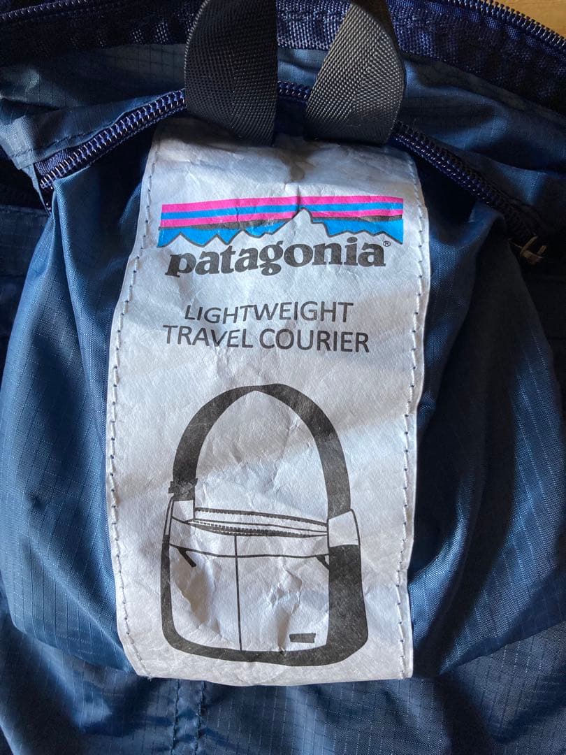 新品　パタゴニア ライトウェイトクーリエ　ショルダーバッグ　ネイビー