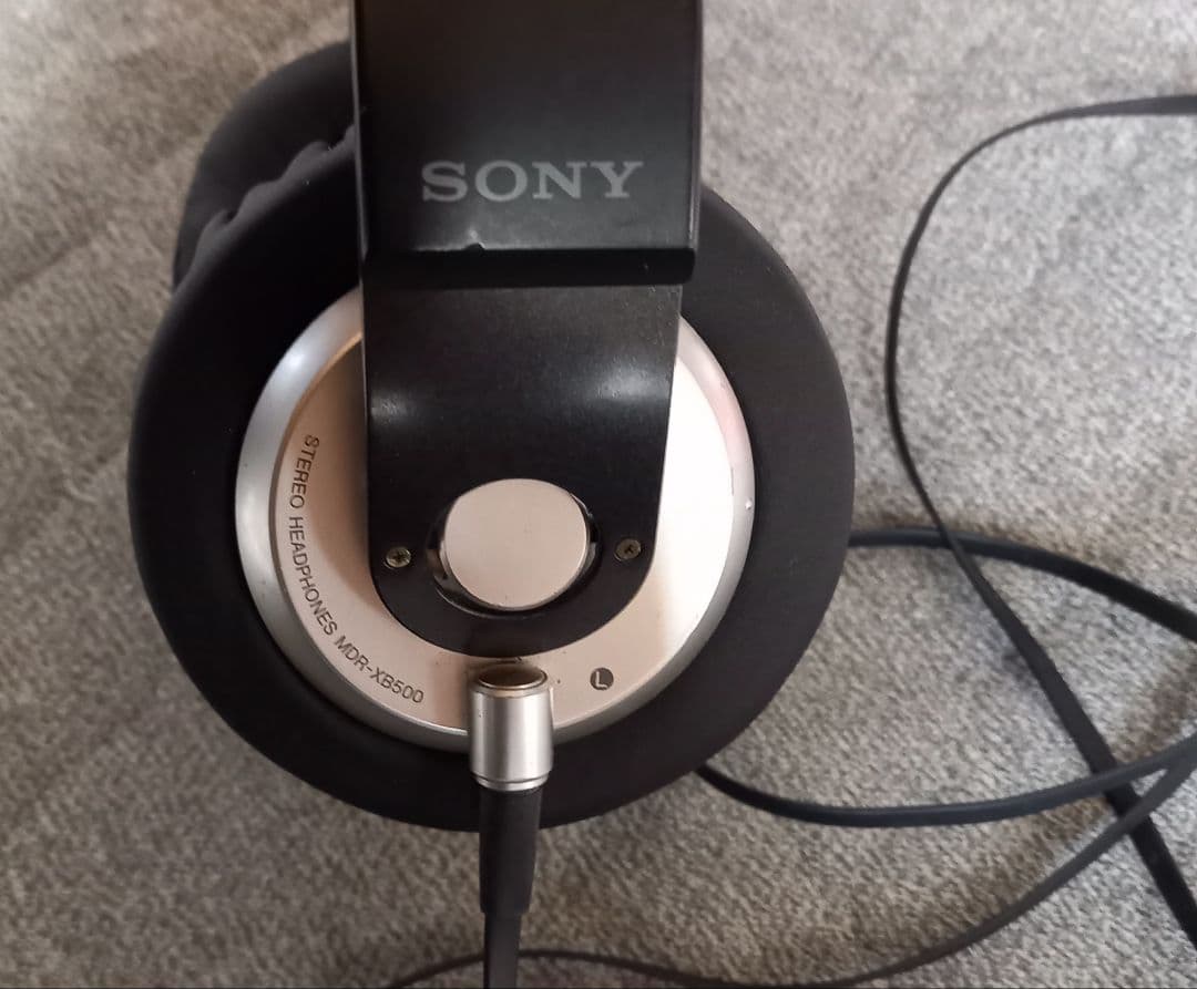 SONY　ヘッドフォン　MDR-XB500 イヤーパッド交換済み