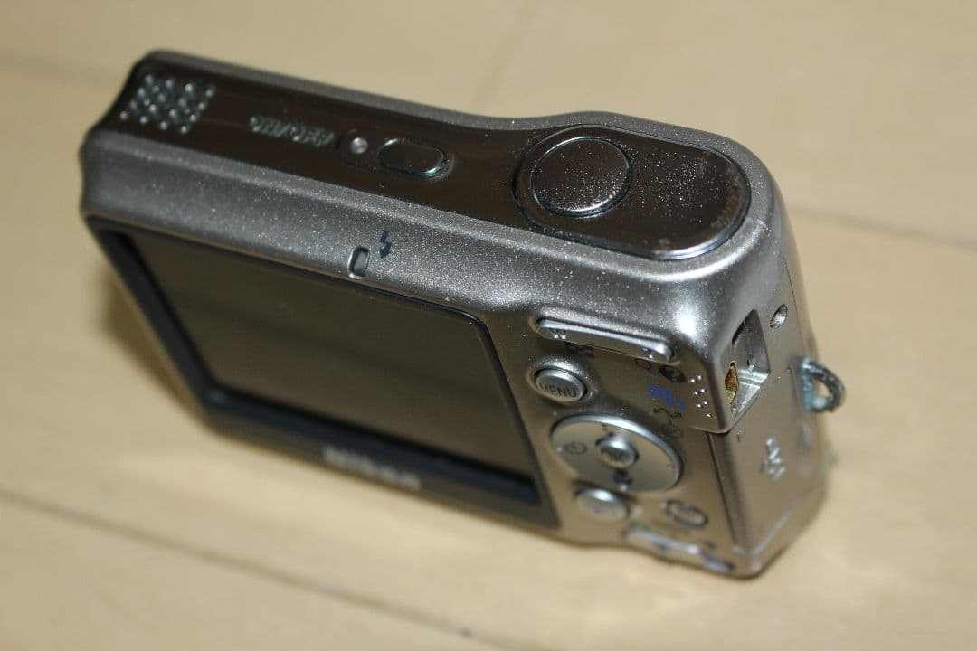 【激レア】Nikon ニコン COOLPIX L6 箱付き・電池・SD付属