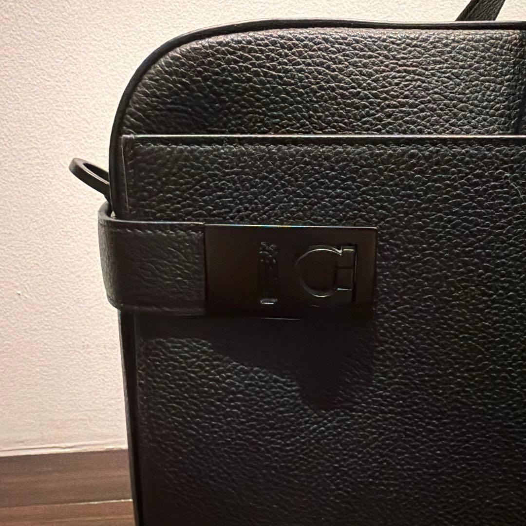 フェラガモ　ガンチーニ ブリーフケース　半額以下　付属品無し　定価37万円