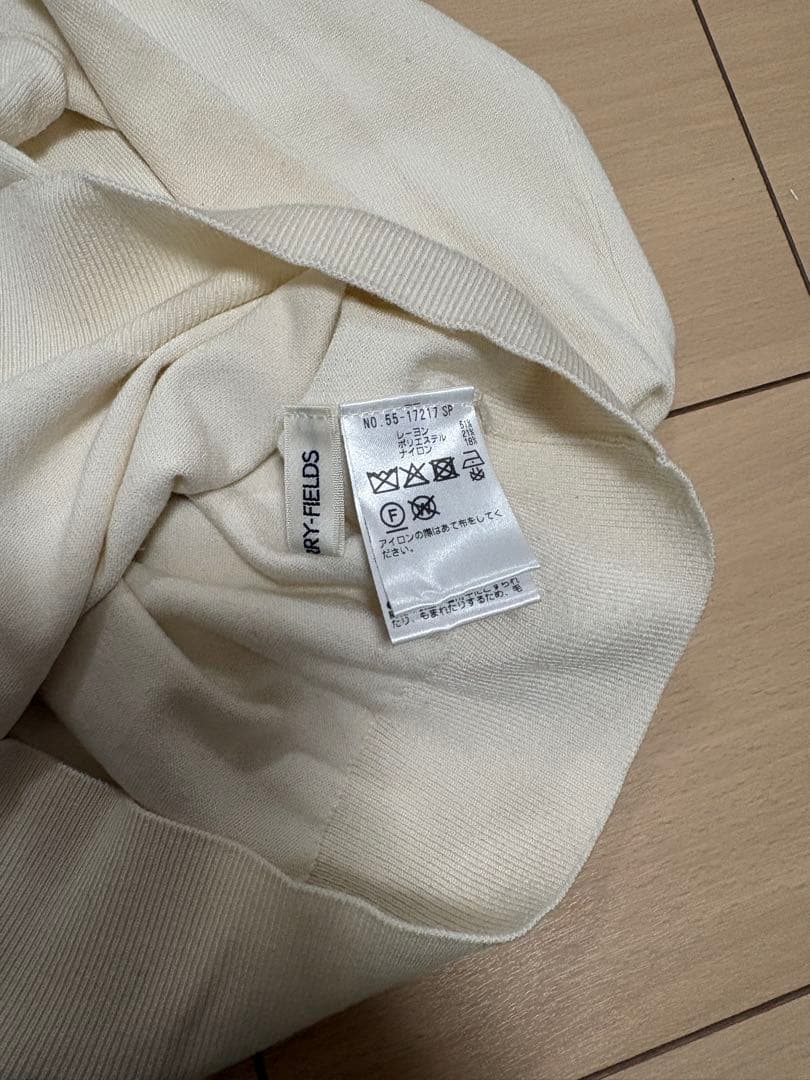 ストロベリーフィールズ白カーディガン バレエ