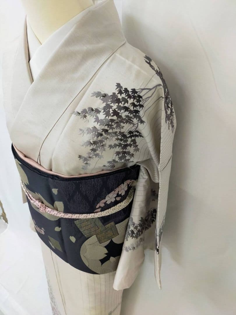 お見分け済　美品　正絹袷　総刺繍　紬地創作訪問着