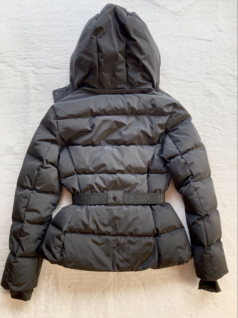 ZARA Ski Collection ブラックダウンジャケット