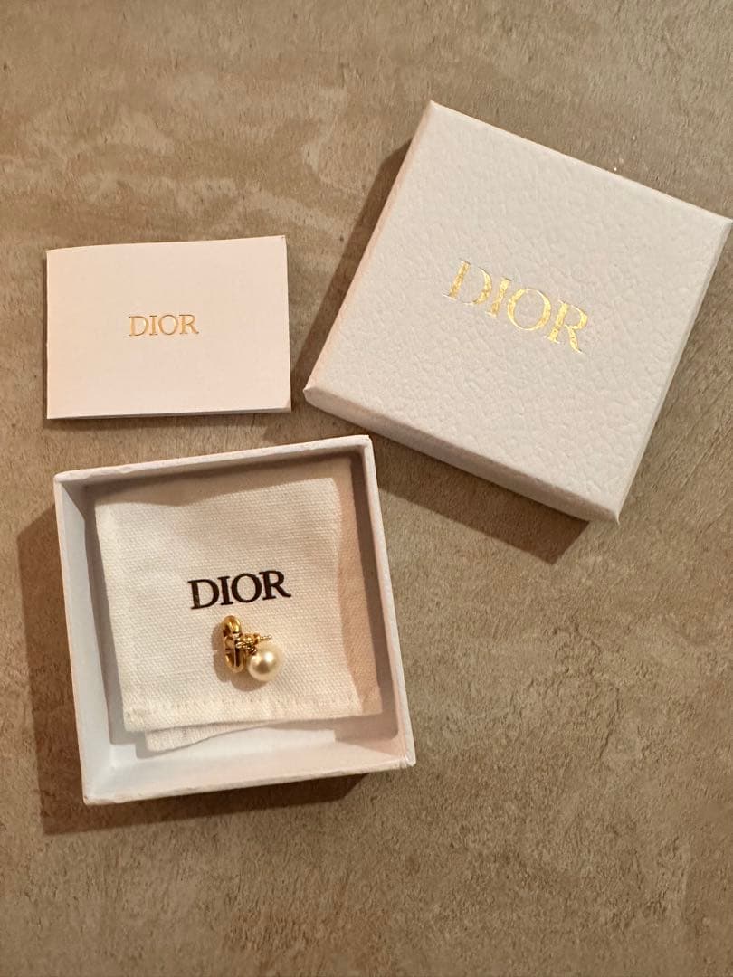 Dior CD Navy ピアス　パール　（片耳用）