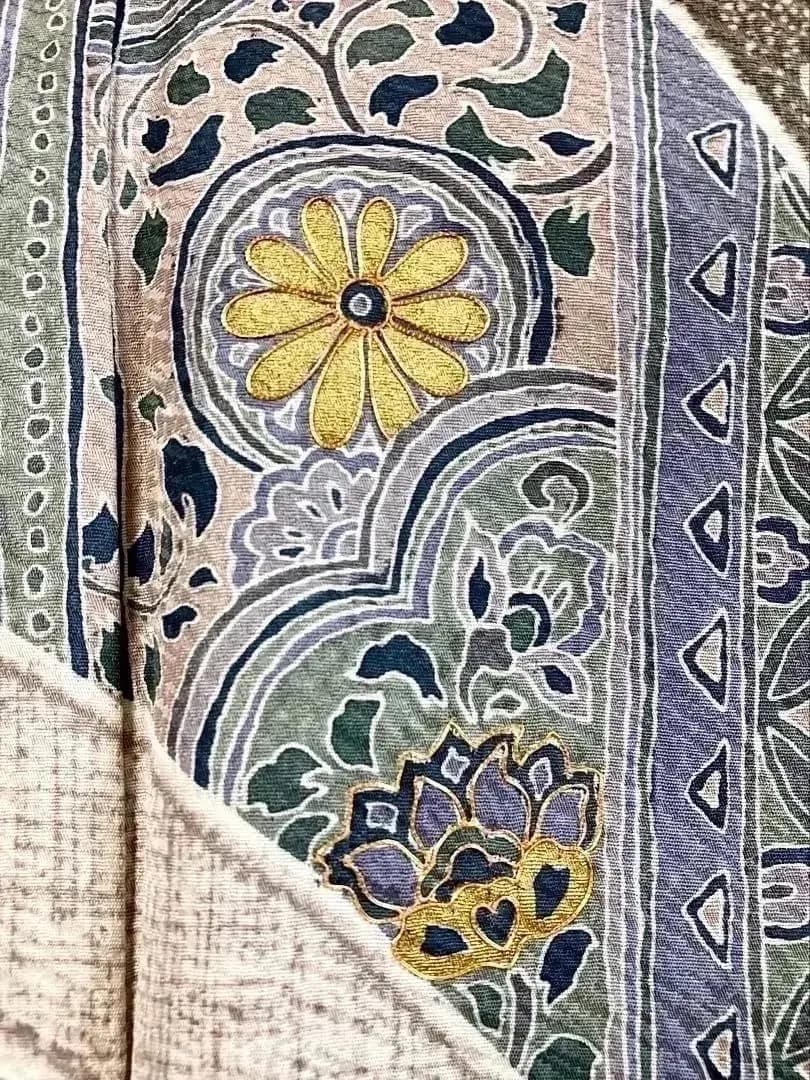 ご予約中 未使用美品 極上丹後ちりめん 正絹訪問着 秀逸更紗花間道 刺繍 ガード
