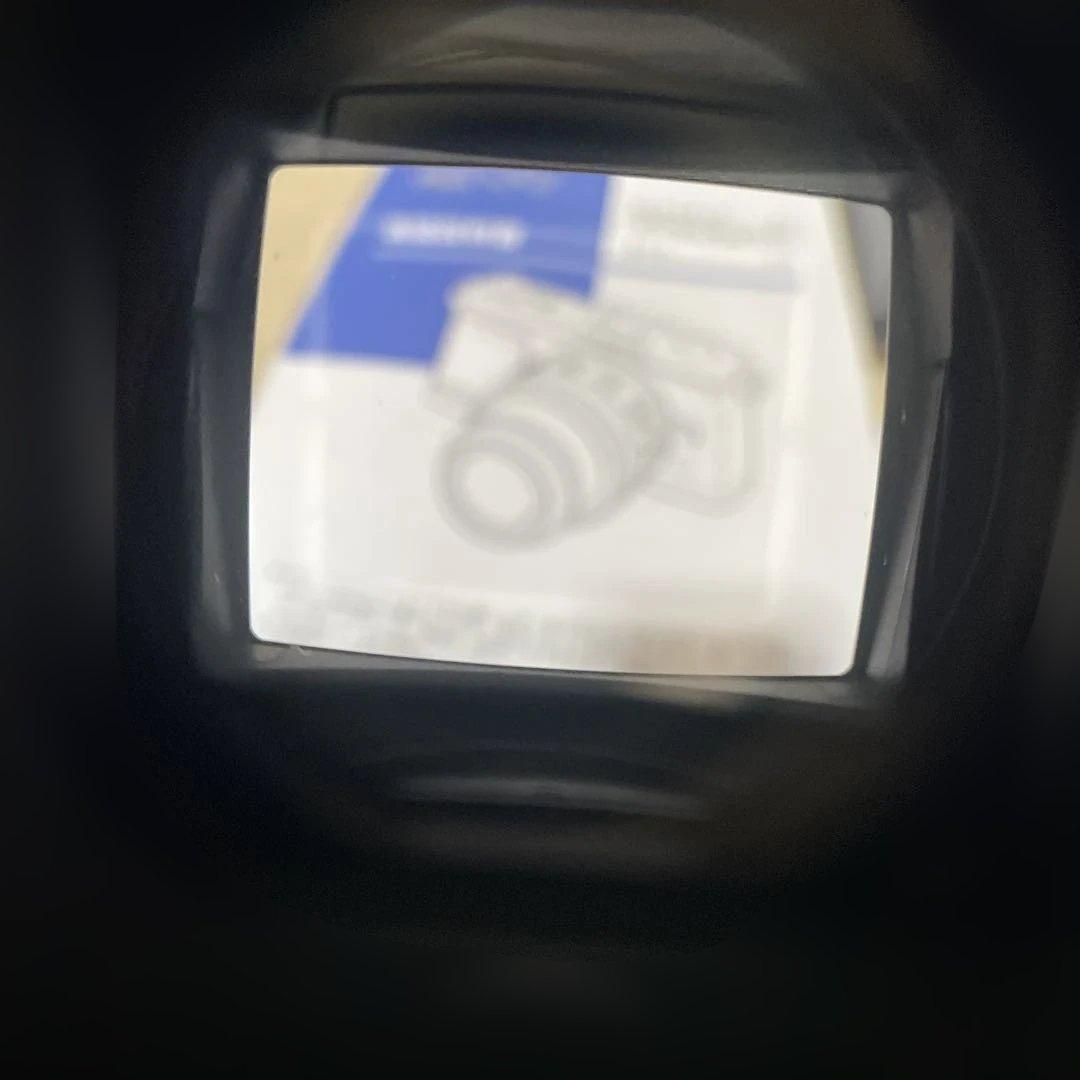 オリンパス　E-P1 ミラーレス一眼　VF-1付き　バッテリー、充電器　液晶難