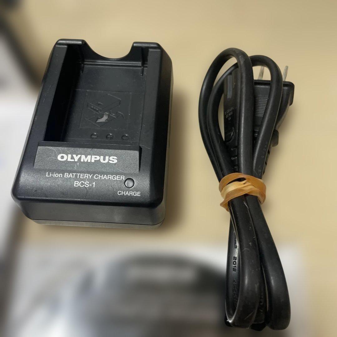 オリンパス　E-P1 ミラーレス一眼　VF-1付き　バッテリー、充電器　液晶難