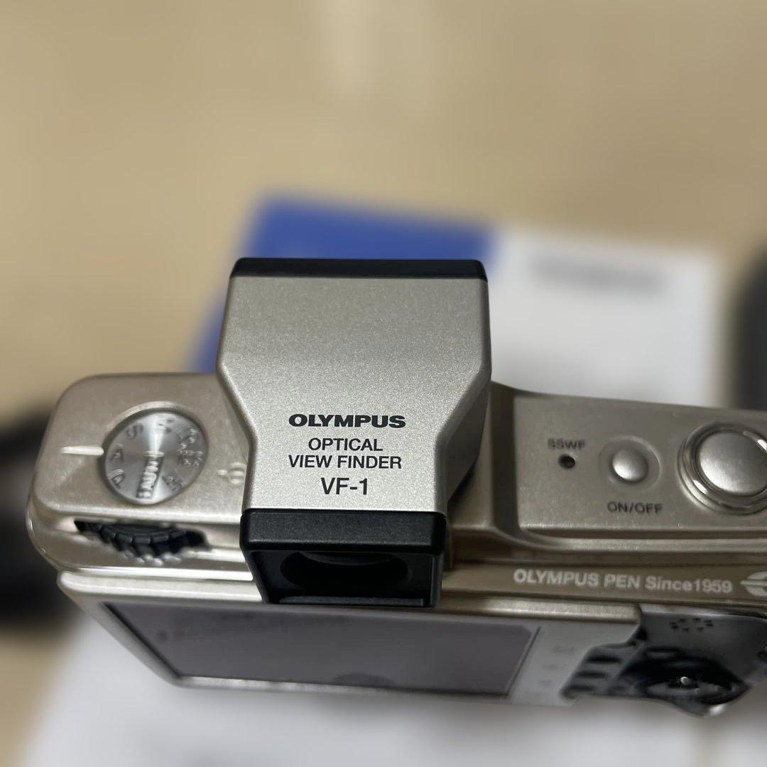 オリンパス　E-P1 ミラーレス一眼　VF-1付き　バッテリー、充電器　液晶難