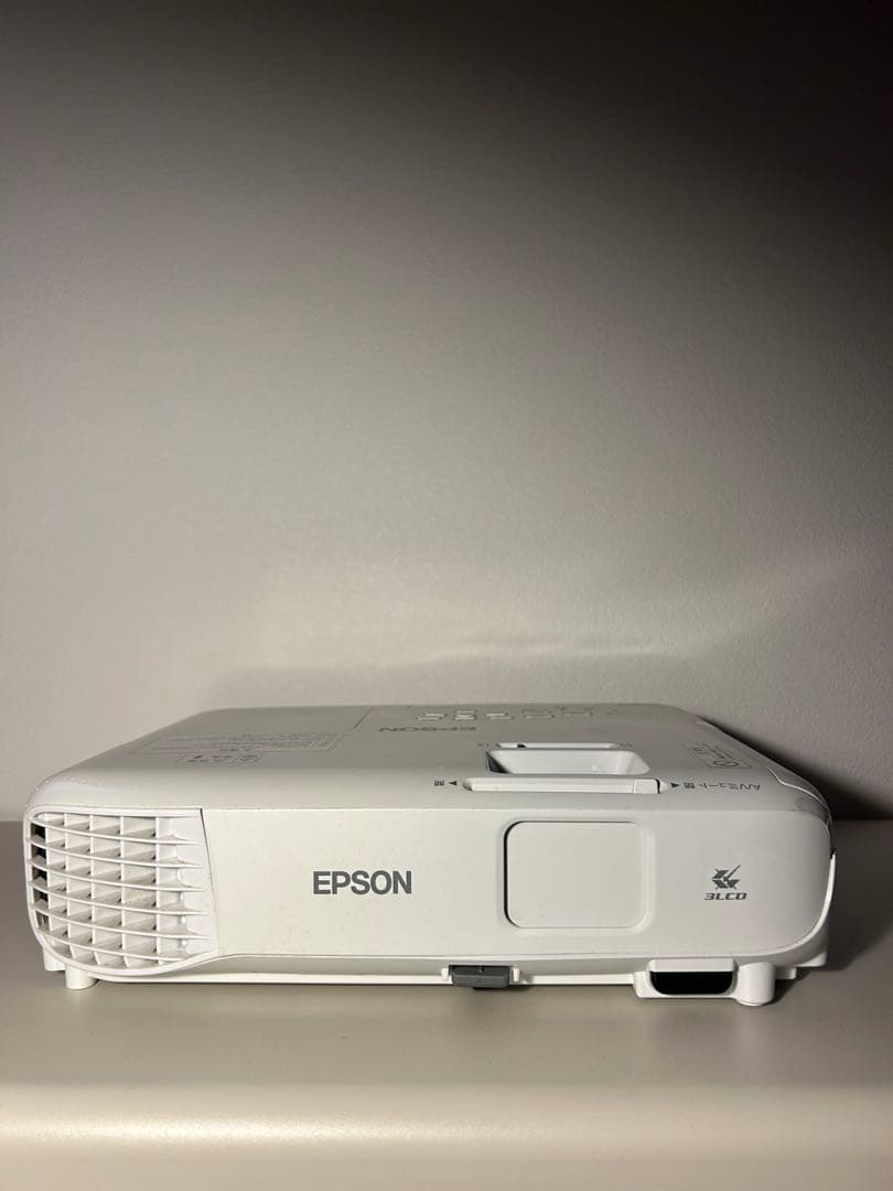 EPSON EB-S05 プロジェクター