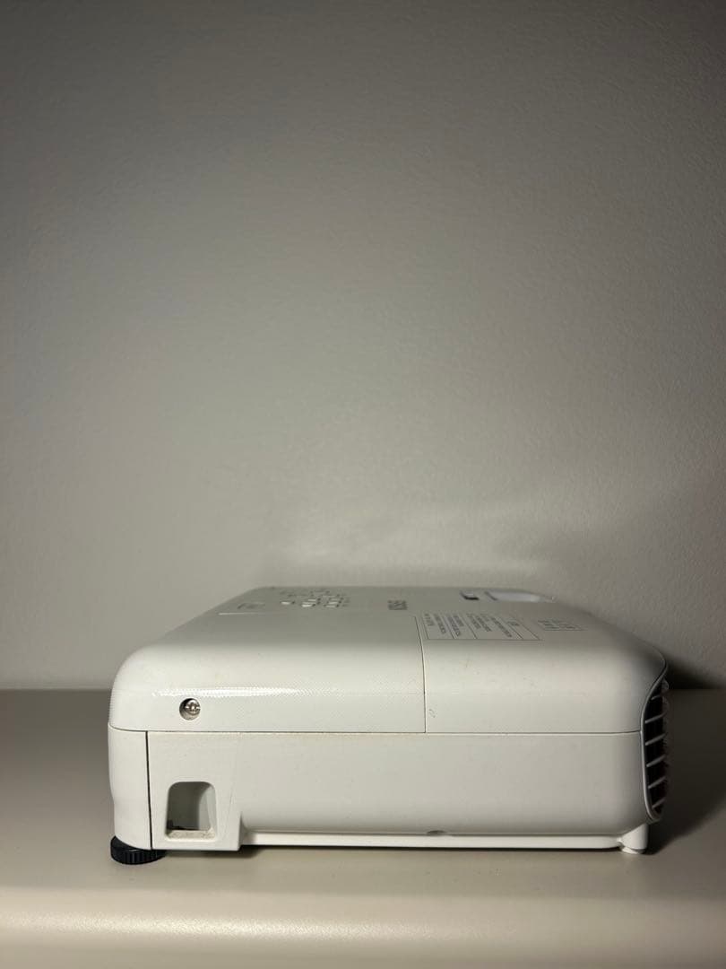 EPSON EB-S05 プロジェクター