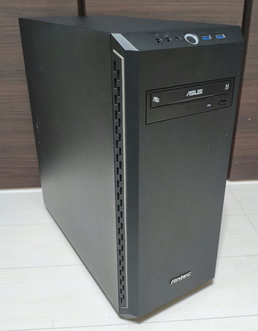 デスクトップPC　i3 8100、GTX1650搭載