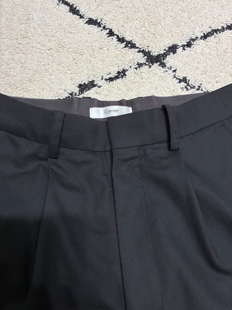 【cornier】スラックス 梳毛ウール100% ブラック M