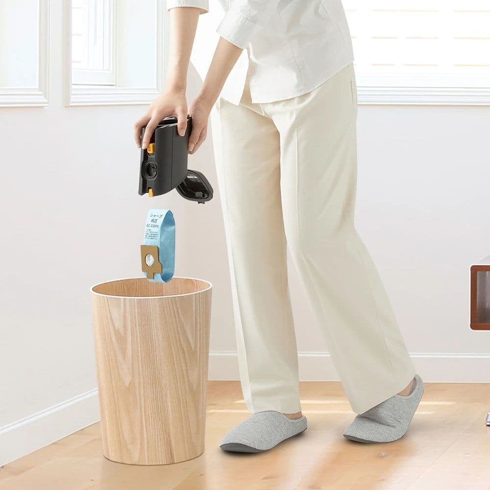 (最安値・未開封・最新型と同性能)紙パック式掃除機 SHARP EC-KR2-B