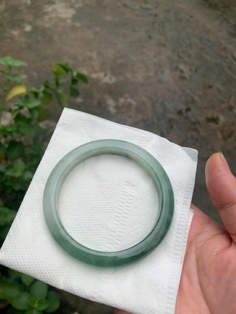 ミャンマー産天然A貨翡翠　緑翡翠バングル　鑑定書付き 58.1 mm