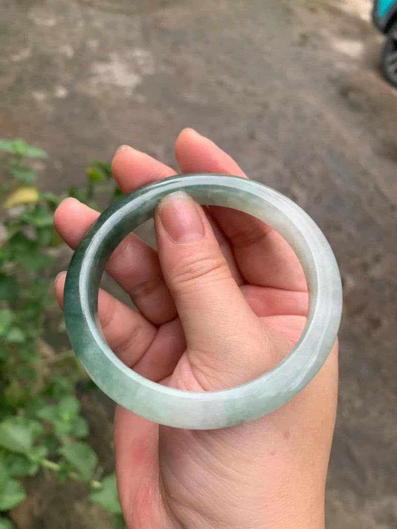 ミャンマー産天然A貨翡翠　緑翡翠バングル　鑑定書付き 58.1 mm