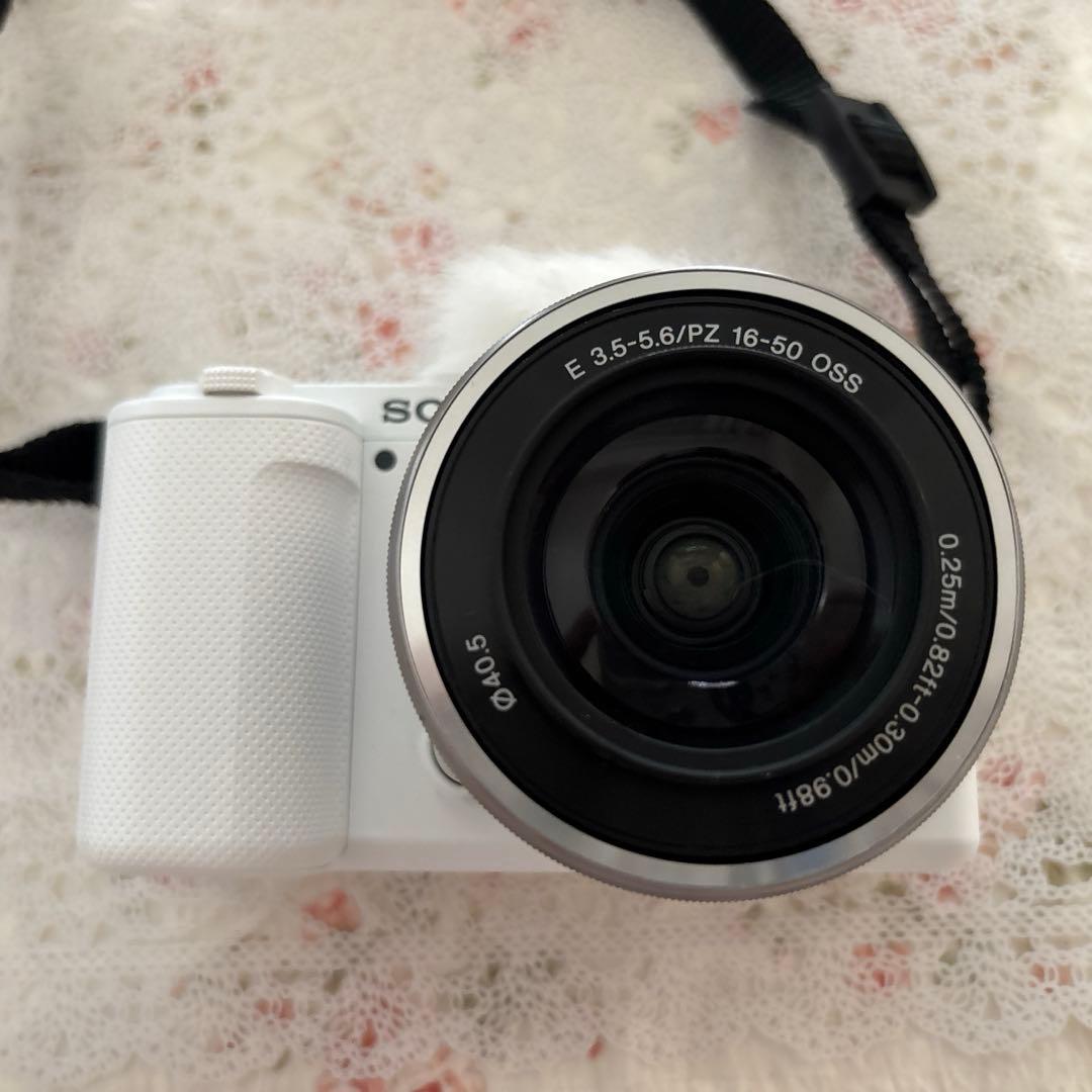 SONY ZV-E10パワーズームレンズキット ホワイト　白