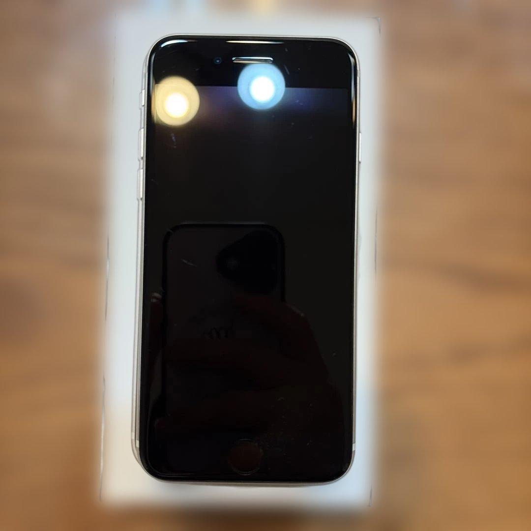 iPhone SE 第3世代 64GB Starlight