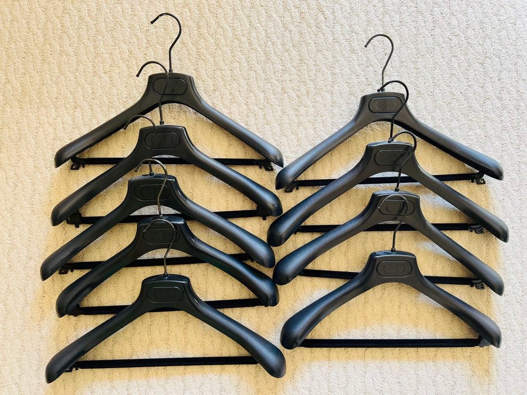 Diorハンガー９本セット