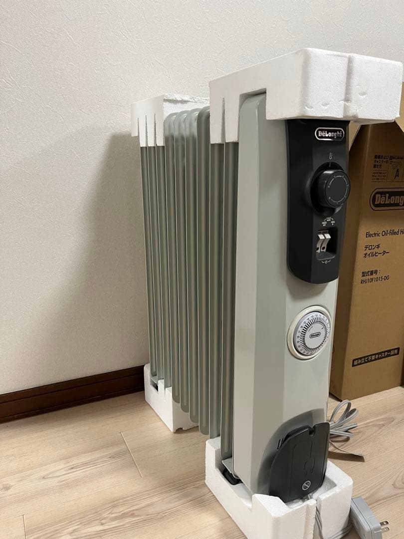 デロンギオイルヒーター　RHJ10F1015-DG 箱付き