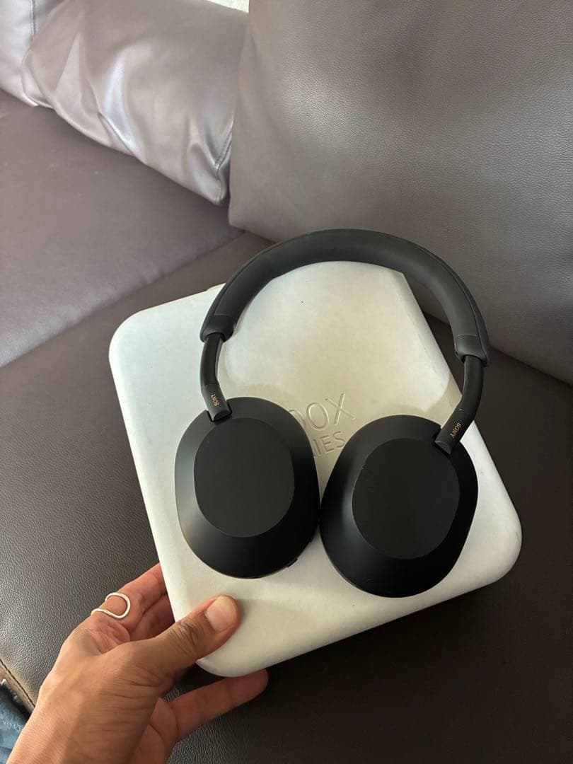 SONY WH-1000XM5 ワイヤレスヘッドホン ブラック ケース付き