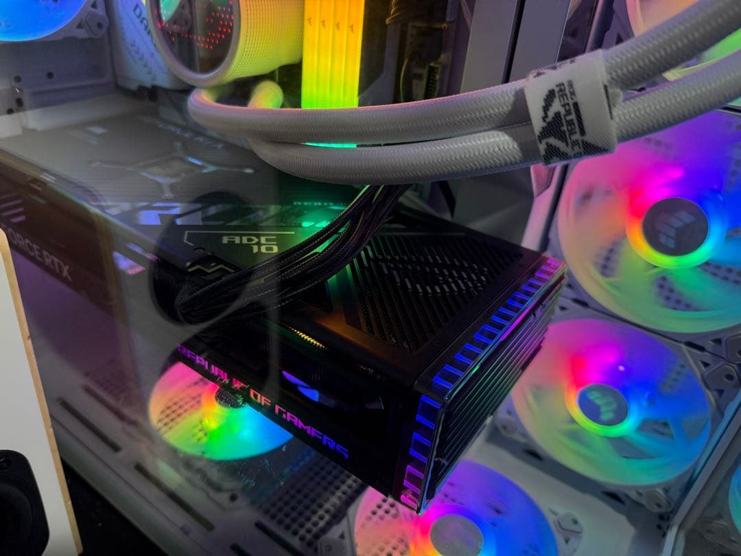 グラフィックボード・グラボ・ビデオカード ASUS ROG STRIX GeForce RTX 4070 Ti Super