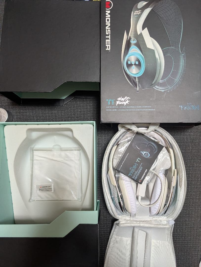 ダフトパンク トリプルコラボヘッドホン モンスターヘッドフォン トロン