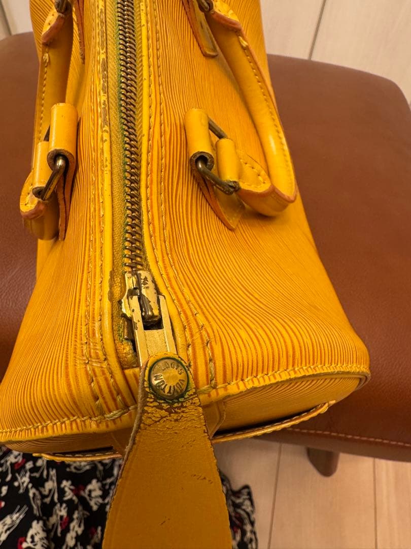エ*可様 Louis Vuitton エピ　イエローハンドバッグ