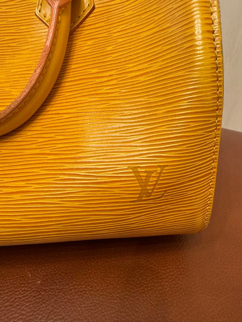 エ*可様 Louis Vuitton エピ　イエローハンドバッグ