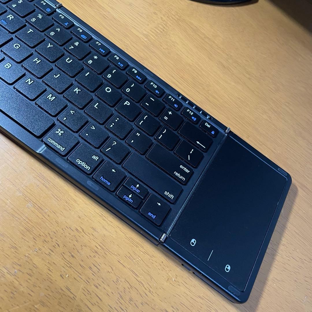 キーボード付き iPad A16 第11世代 バッテリー100%