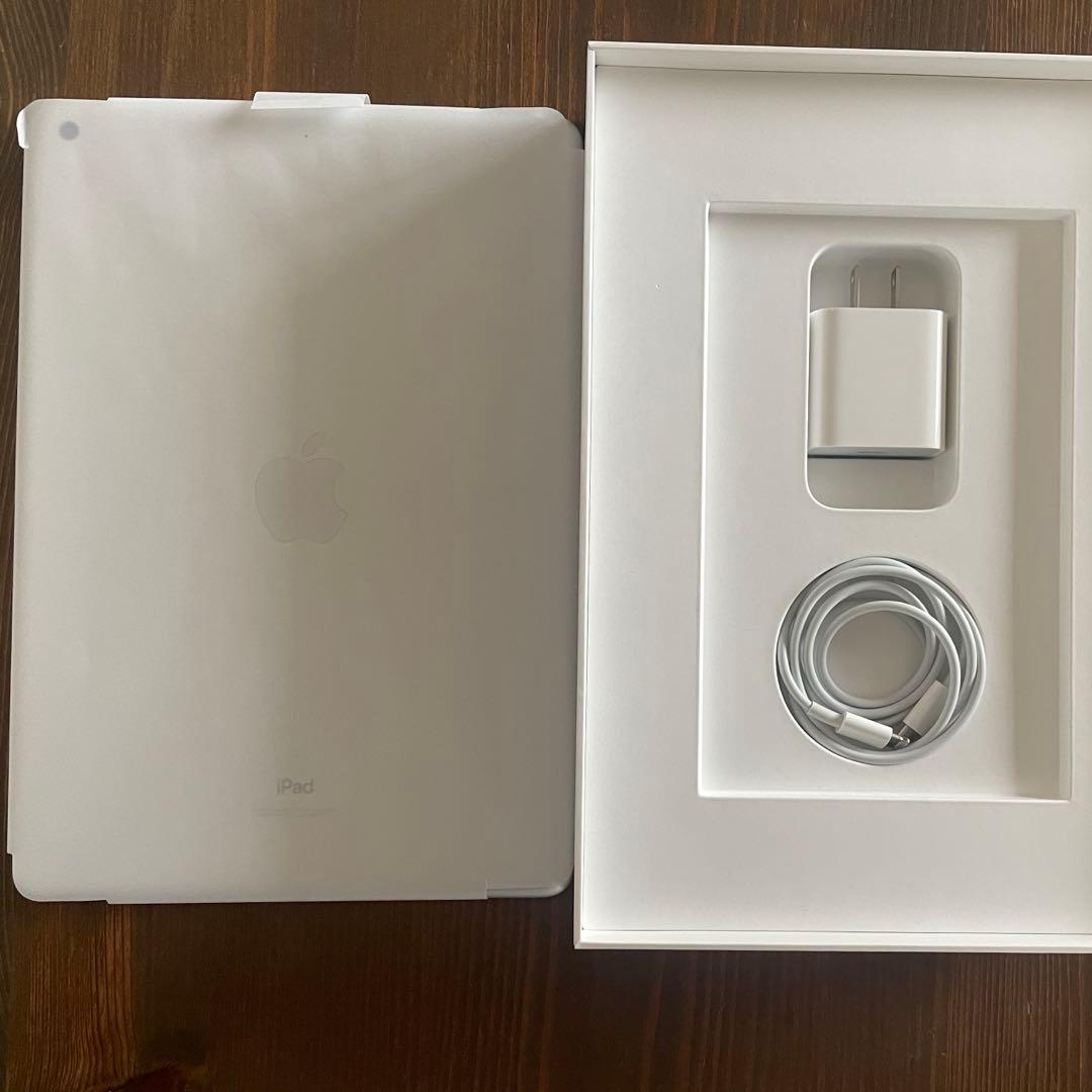 【新品未使用】iPad 第9世代 256GB Wi-Fi シルバー　本体