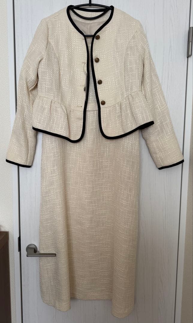 ツィードペプラムジャケット　パフスリーブワンピース