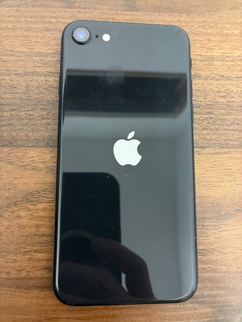 Apple iPhone SE 第二世代　128GB SIMロック解除済み