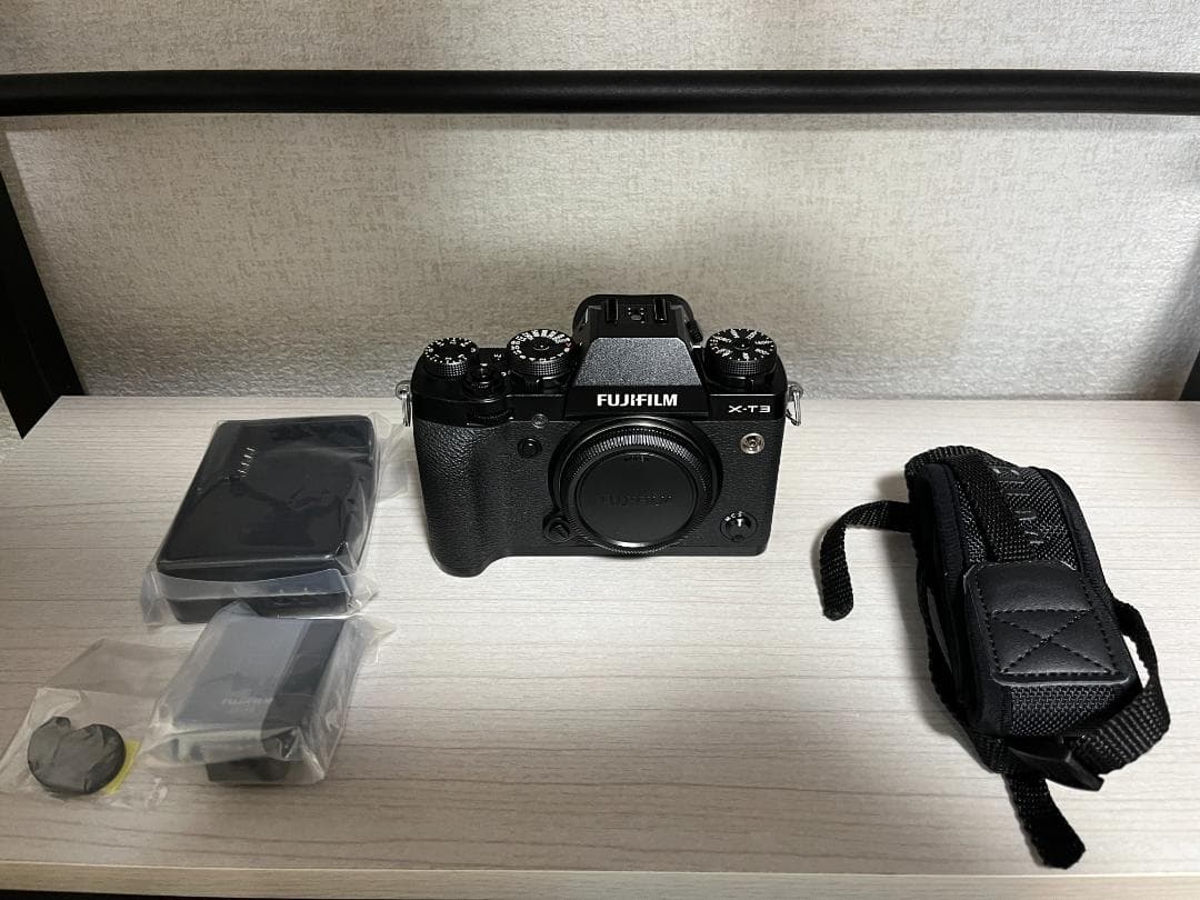 シャッター回数21枚！ フジフイルム X-T3 ボディ ブラック