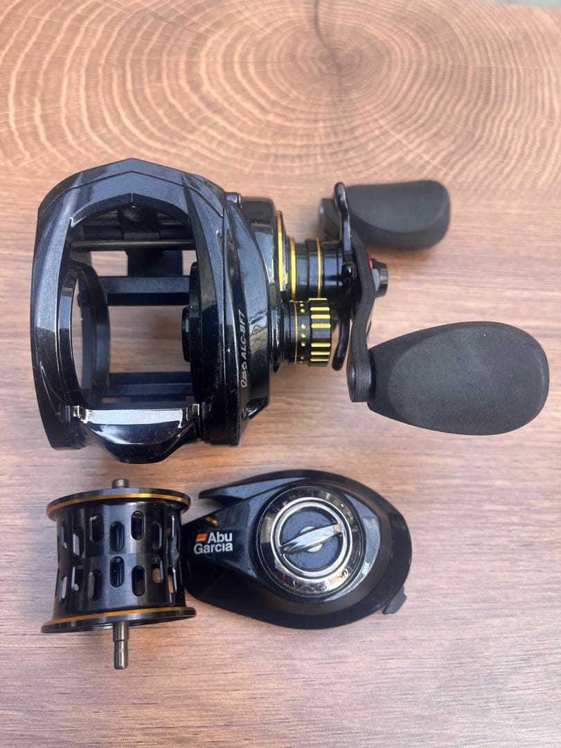 アブガルシア レボ ALC-BF7 右ハンドル (付属品あり)