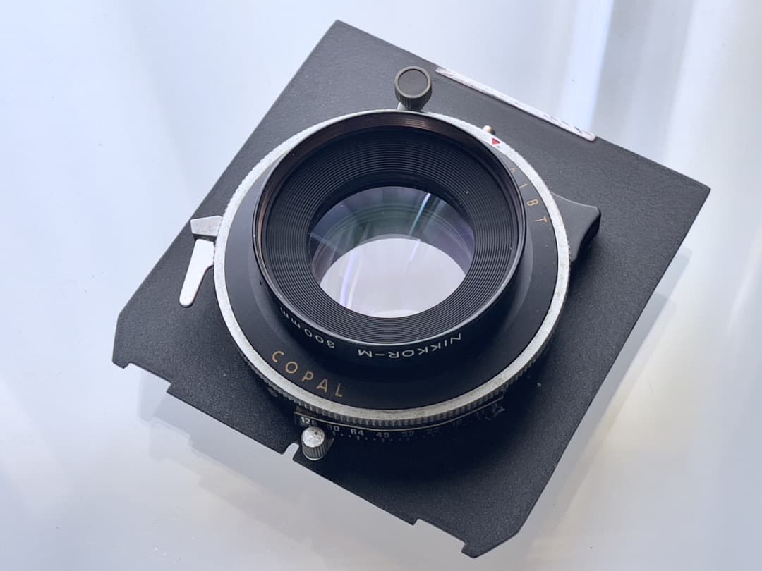 d*5様 大判レンズ ニッコールM 300mm F9 絞り羽7枚