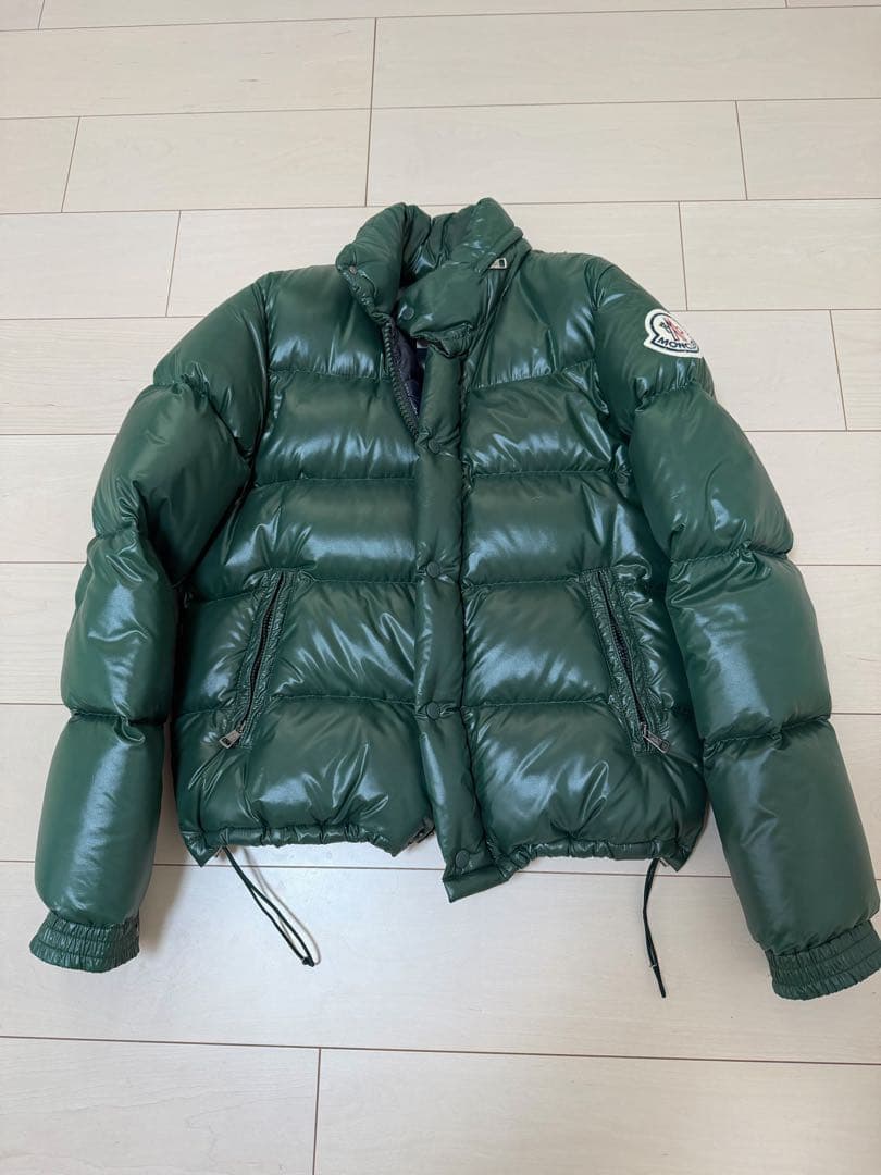 ル*〜様 MONCLER グリーン ショートダウンジャケット