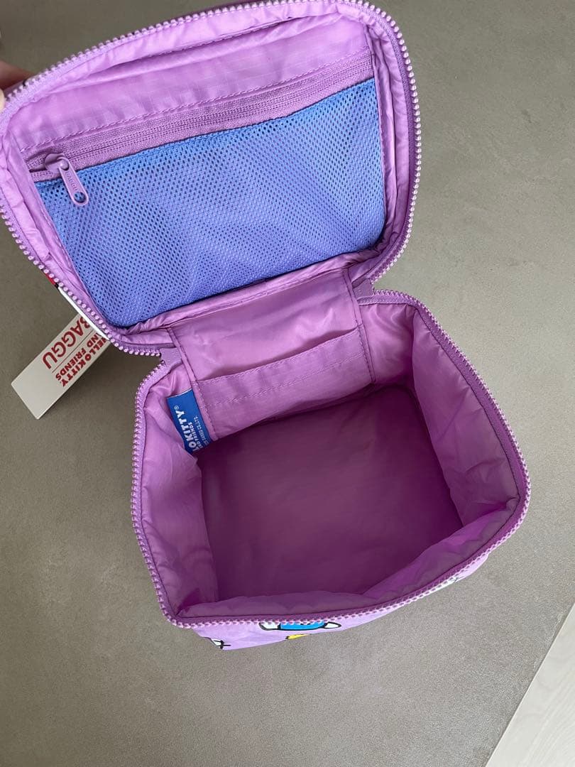 【日本未入荷】ハローキティ BAGGUバニティポーチ　サンリオ