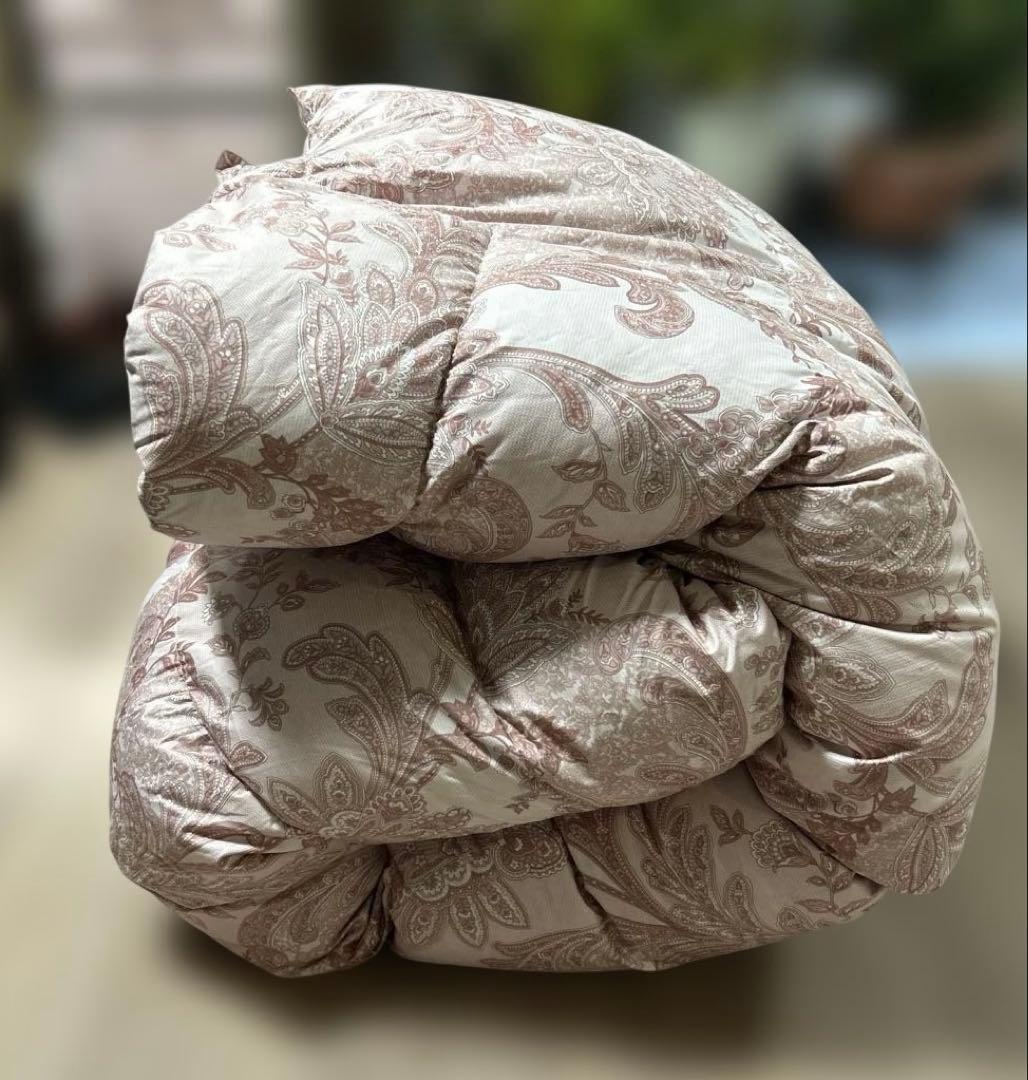 日本製秋冬用羽毛掛け布団150 X 210シングル1.3kg 美品　西川リビング