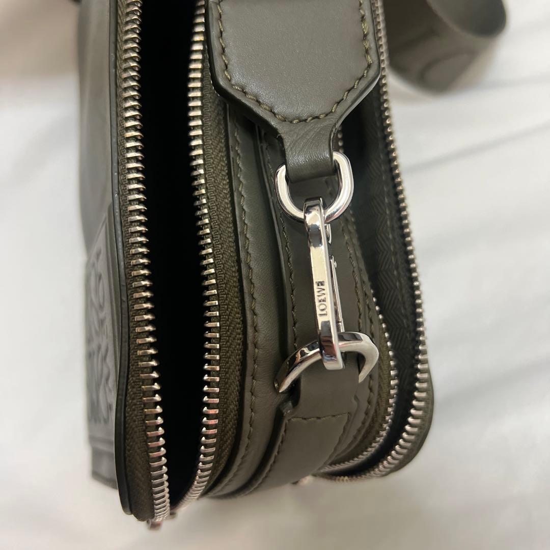 LOEWE ダークグレー ショルダーバッグ