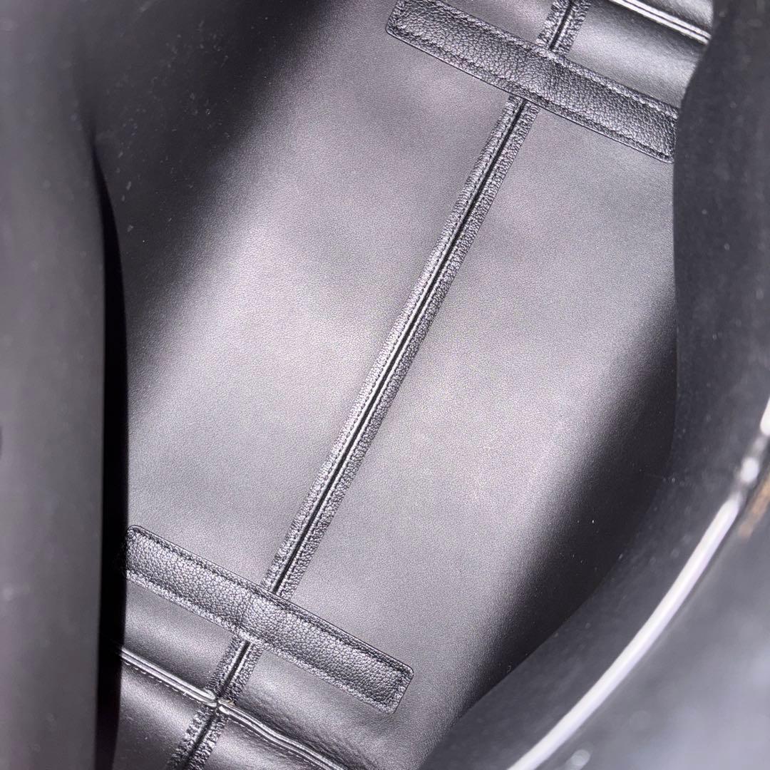 値下げ不可　Burberry バーバリー　ブラック　レザートートバッグ